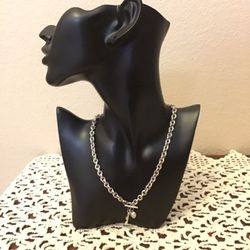 Vintage CAROLEE Necklace.  Small Heart and Key Charm Chain Toggle Clasp Necklace.  Collectible. 16” 31 Grams