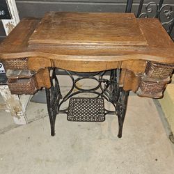 Vintage Seeing Machine Table.