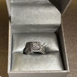 10K White Gold Diamond Cluster Engagement Ring