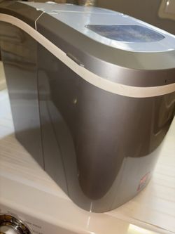 MRP ICE MAKER COUNTER TOP 9 Cubes In 10 Min. 27 Pounds of Ice In 24 Hours