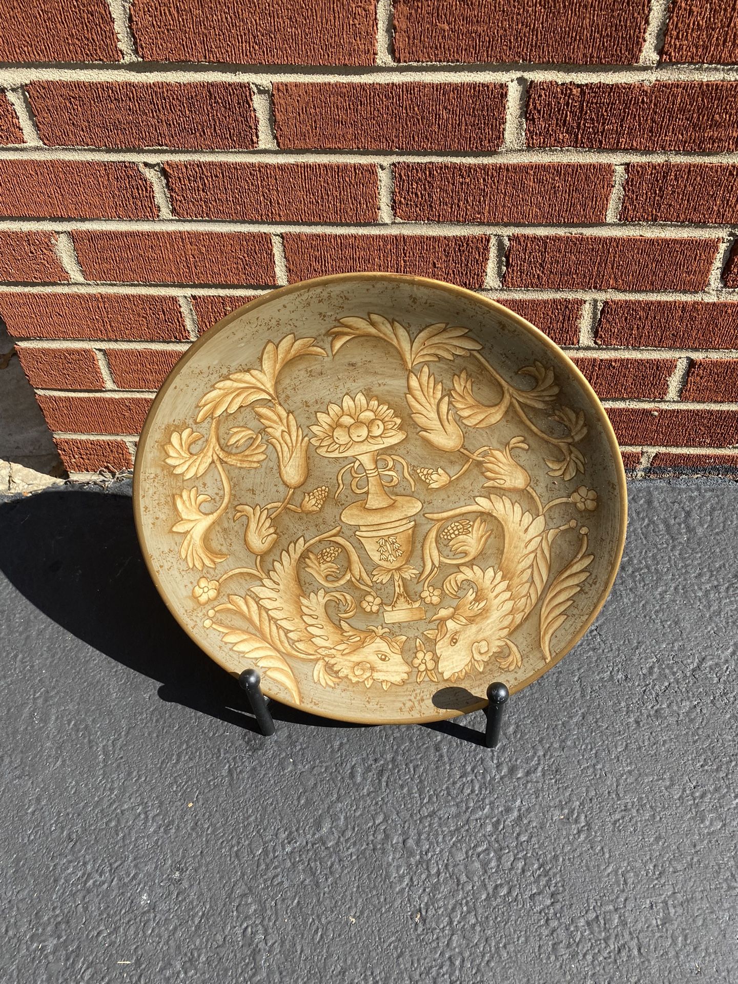 Large Heavy Plate Decoration With Stand