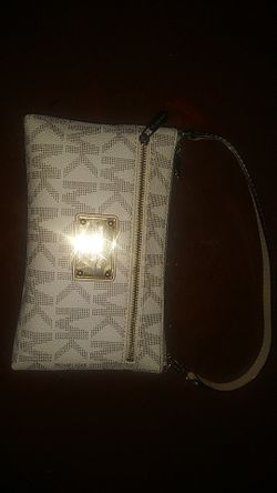 Michael Kors wristlet