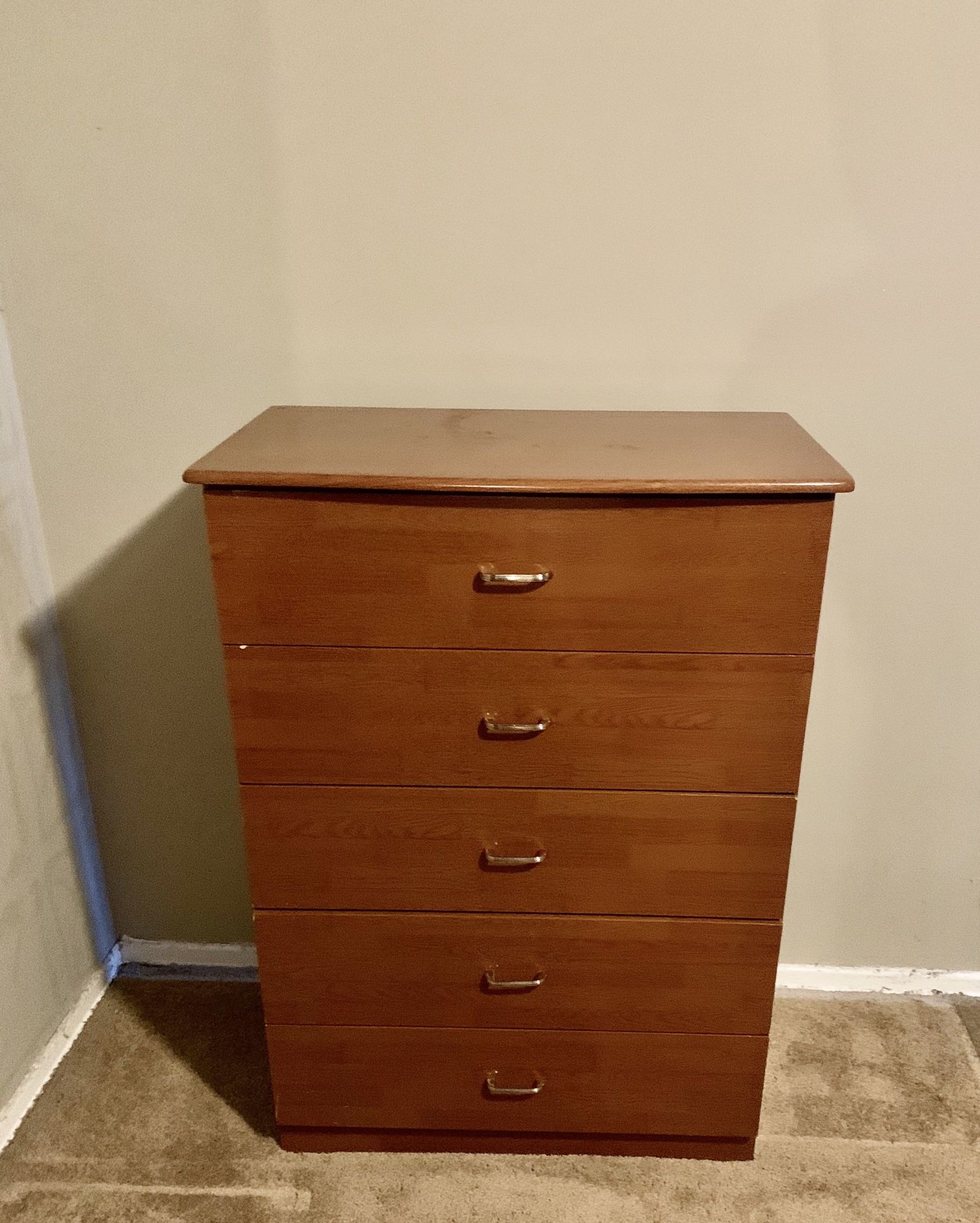 Bedroom 5 drawer dresser