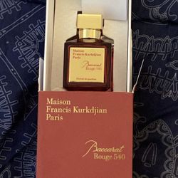 Baccarat rouge 540 selling cheap kinda used like 5 sprays