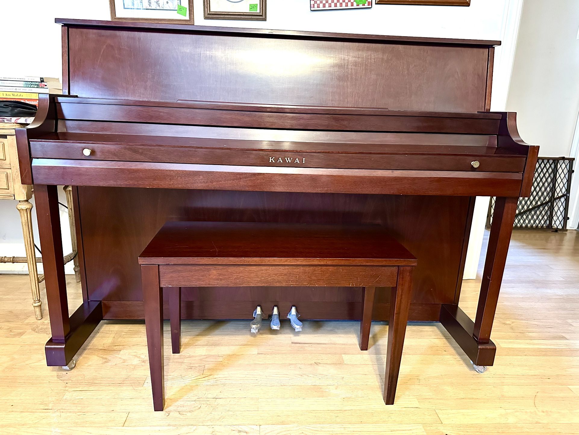 UPRIGHT PIANO (KAWAI)