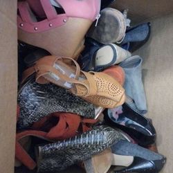 Shoes 👠 Women Like New Each One 5$