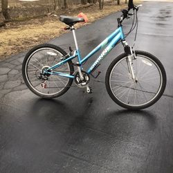 Schwinn Bike   Wheels 24” 21 Speeds  Frame 12.5”