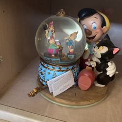 Pinocchio Snow Globe
