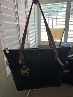 Authentic Michael Kors Leather Handbag