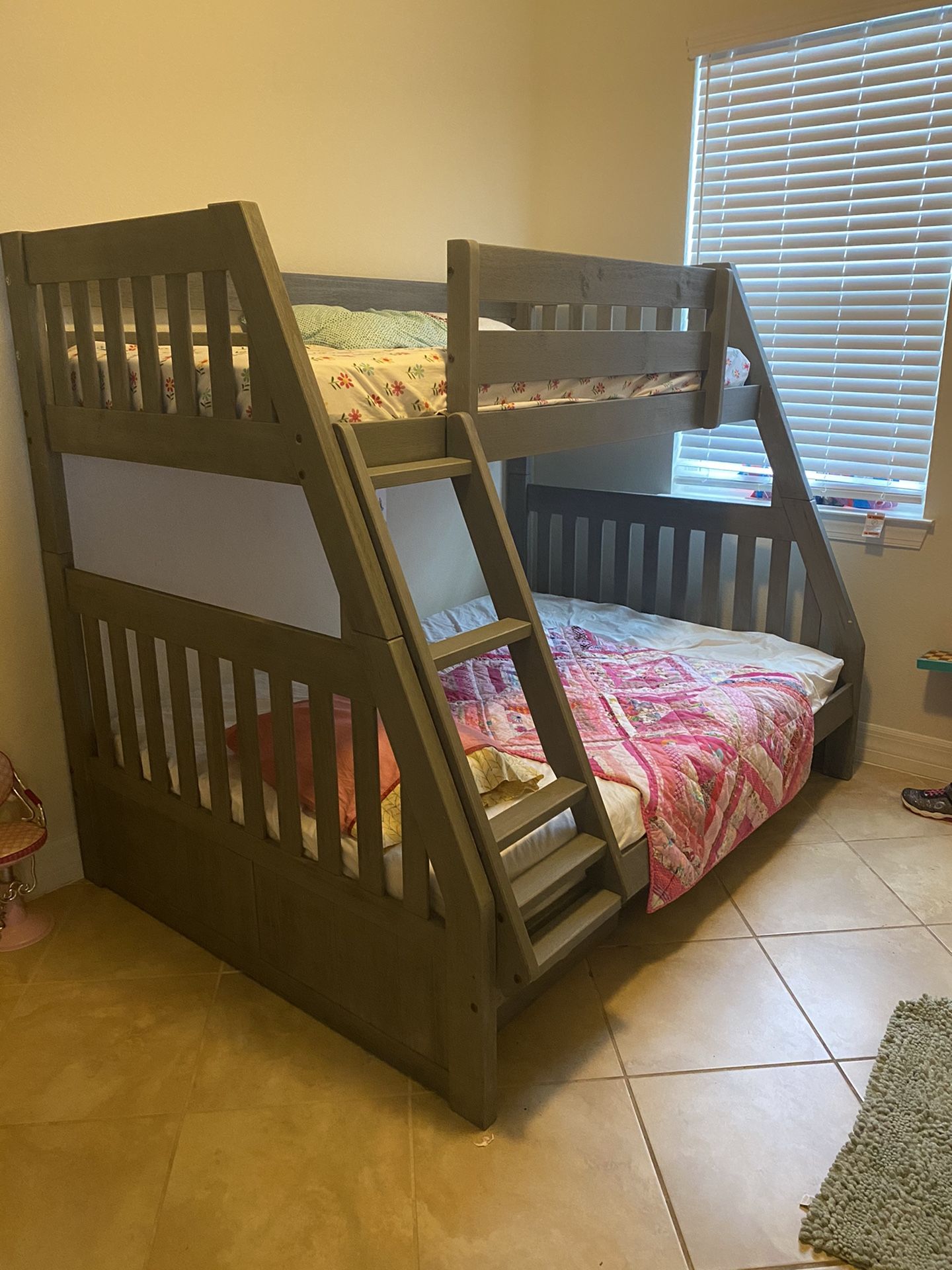 Bunk bed with mattress and Barbie houses not included tv and dolls