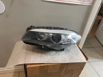 2011-2013 BMW 5 series right headlight