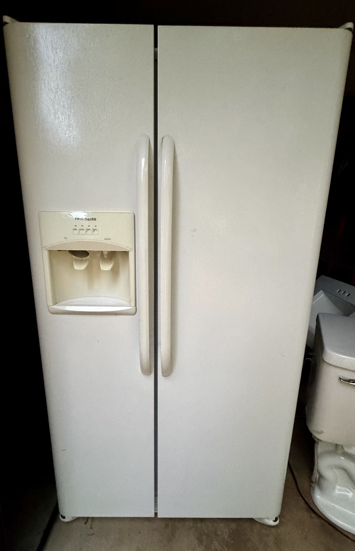 Frigidaire Refrigerator (White)