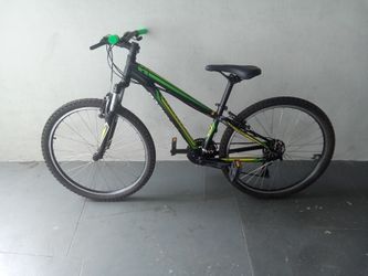 BICYCLE SPECIALIZED 21 SPEED SIZE 26 BRAND NEW