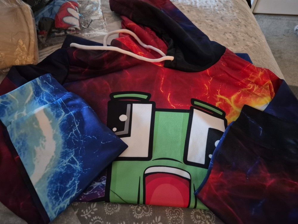 SIZE SM UNSPEAKABLES HOODED SWEATSHIRT