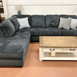 New Ashley Sectional 🔥🔥 IN STOCK NOW 