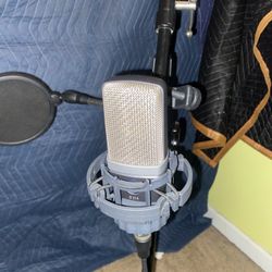 AKG C214 Condenser Mic 