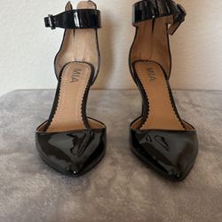Mia Patten Black Leather 3" Heels