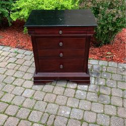 Small table with  doors  24,5”-17’-27,5”