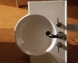 Porcher Handicap standalone sink