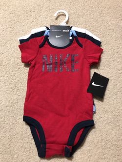 BRAND NEW: Nike 3 pack onesies size 6-9 Months
