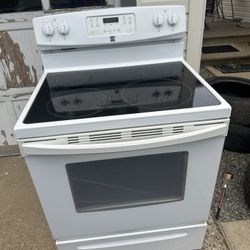 Working Condition Kenmore Electric stove 
