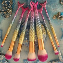 Colorful Very Cite Mermaid Makeup Brushes