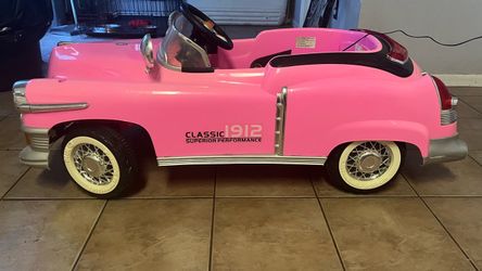 Classic 1912 Kids Ride-On Pedal Car Pink