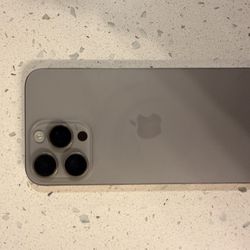 iPhone 15 Pro Max 