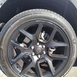 Bridgestone weather peak 285/45R22 