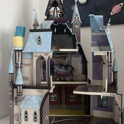 Arendelle doll house