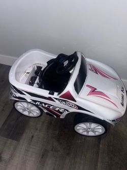 TOY CAR