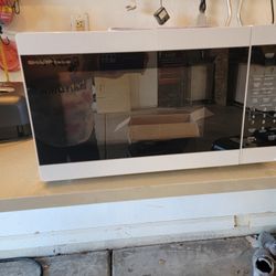 SHARP Countertop Microwave