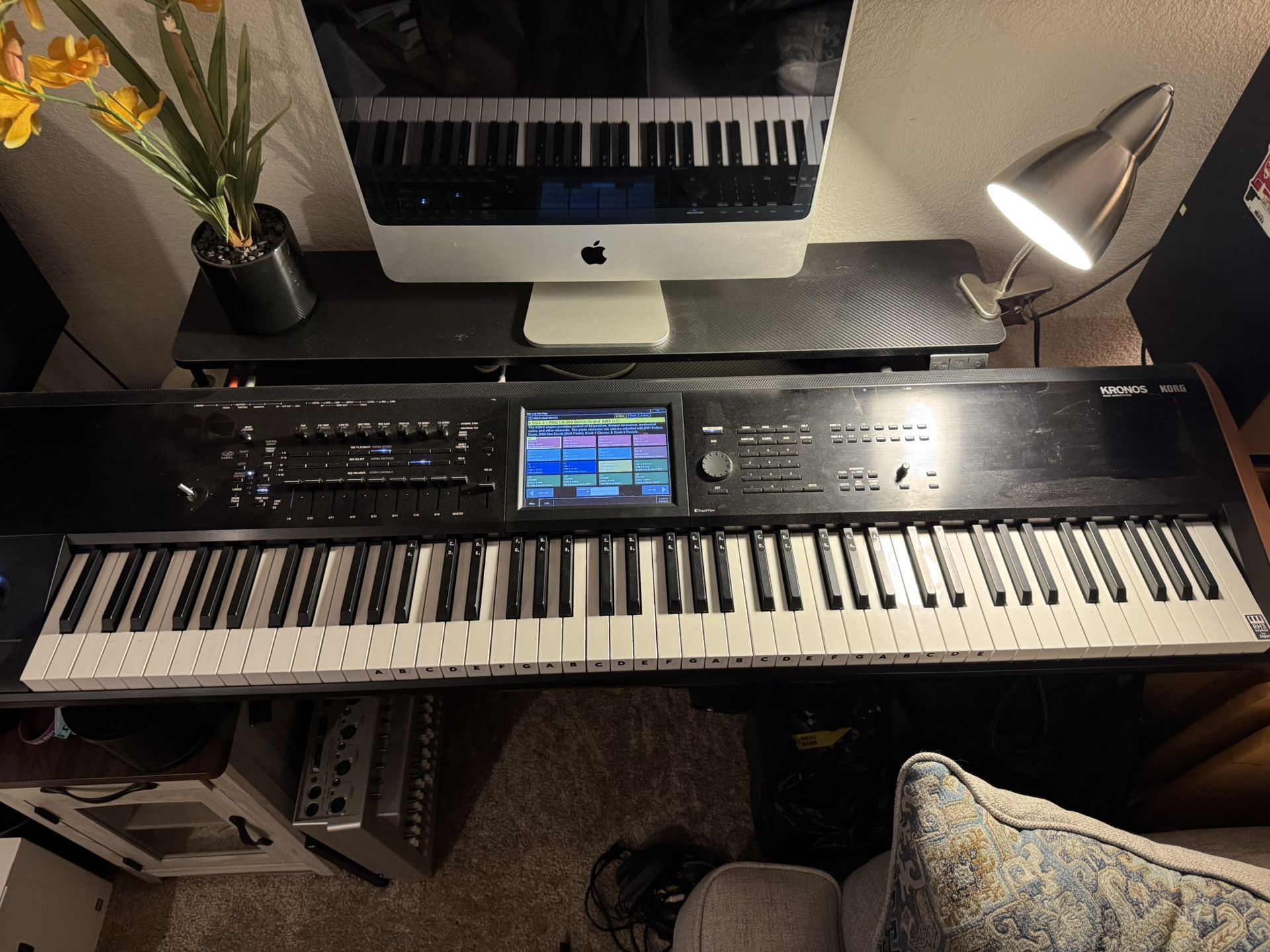 Korg Kronos 88-Key Weighted Keyboard