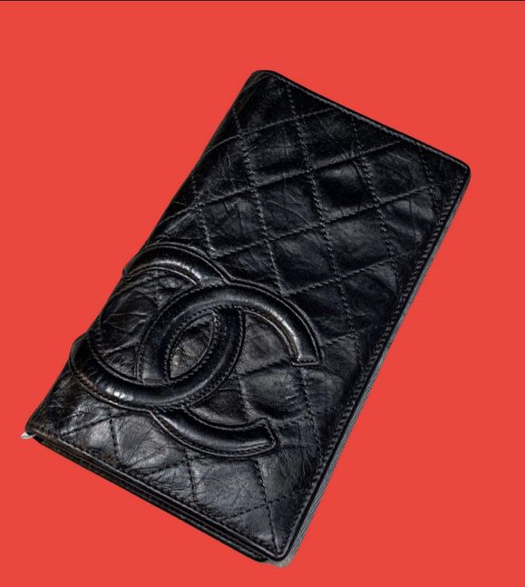 Original Chanel quilted Longwallet in great condition