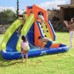 My First Splash 'n Slide combines the fun of climbing, sliding and water play for your kids. Made with puncture- and UV-resistant materials with a PVC
