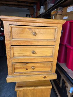 2 Wood 3-Drawer Nightstand