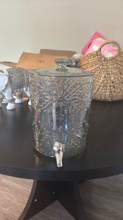 Plastic Beverage Dispenser with Spigot
