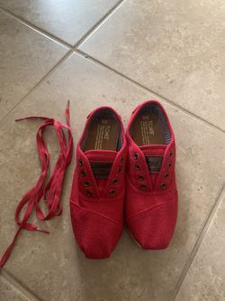 Toms Shoes