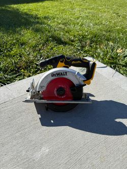 20V MAX Cordless Brushless 6-1/2 in. Circular Saw (Tool Only)