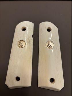 Full size Colt giraffe grips