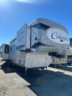 2021 Columbus Fifth wheel/ rv/ travel trailer