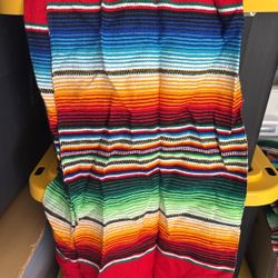 Manteles De Reboso Son 7 Pcs Delgados Y El Mantel Entero Para La Mesa Principal Están Nuevos 