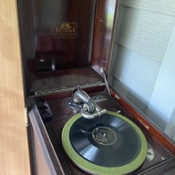 Victrola Victor Talking Machine