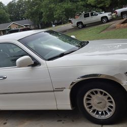 1999 Lincoln Town Car