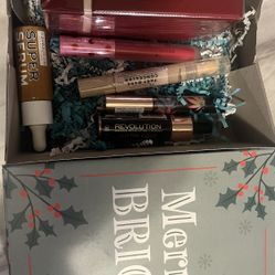 Makeup And Fragrance Bundle Gift set 