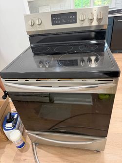 Complete Kitchen Appliance Package Deal – Bosch & Frigidaire – As-Is Pickup in Marstons Mills ($400)