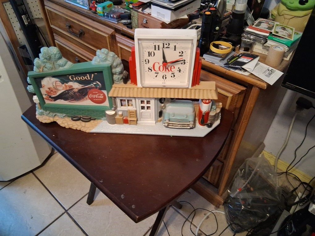 Coke Clock Diarama Great Piece