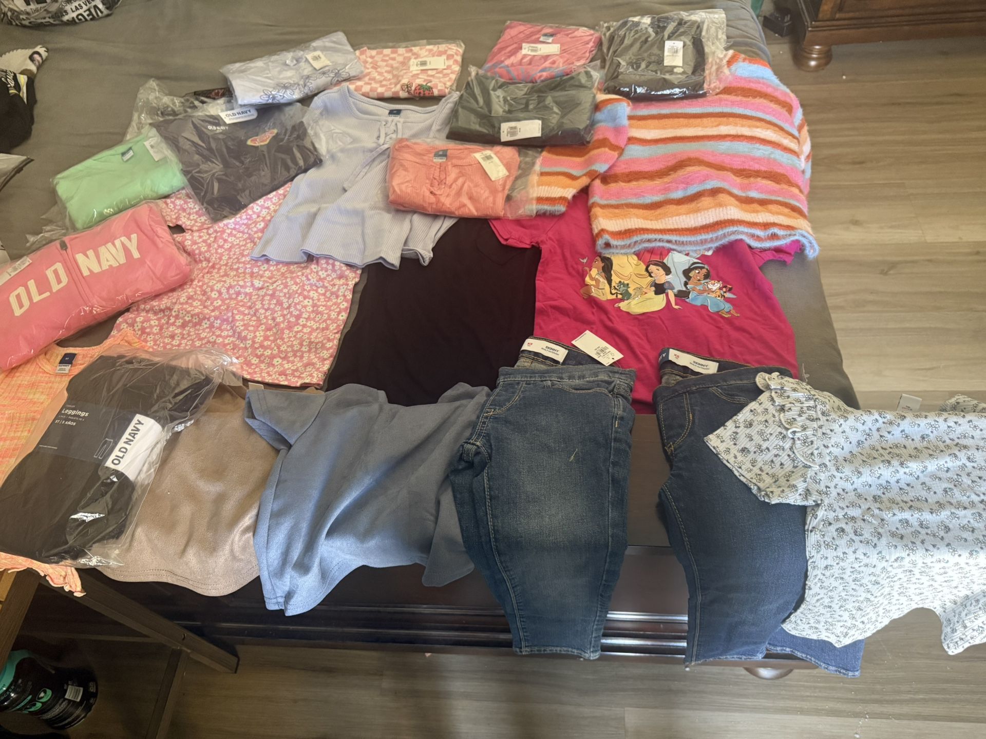 Old navy Clothes 5t