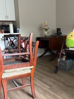 Table & 2 chairs FREE