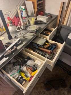 Work bench with some tools